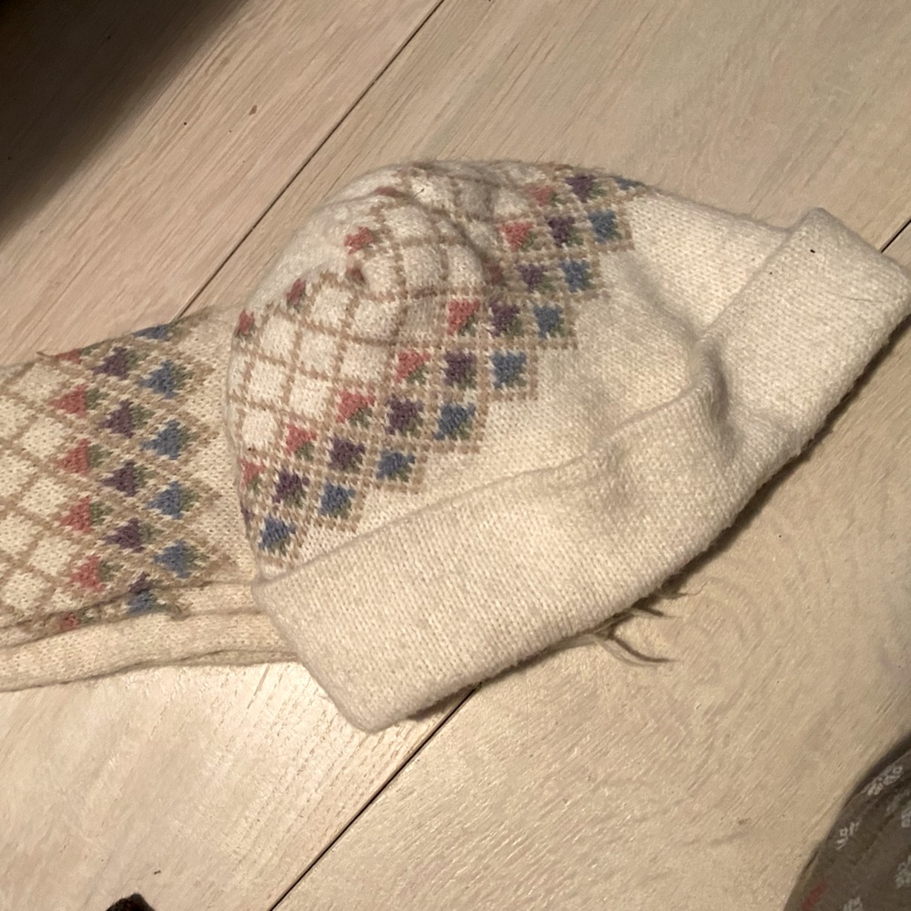 Beautiful pastel hat & scarf set